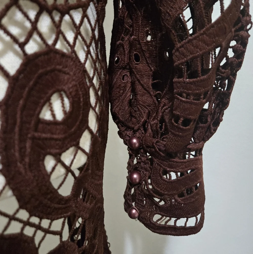Boston Proper Chocolate Brown Crochet Lace High-Low Top Mock Neck Size Medium - Picture 8 of 13
